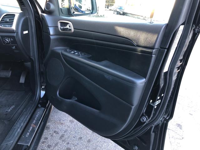 ラレード 正規ディーラー車 純正ナビ バックカメラ フロントカメラ 地デジTV ETC 純正18インチAW スマートキー パワーシート(21枚目)
