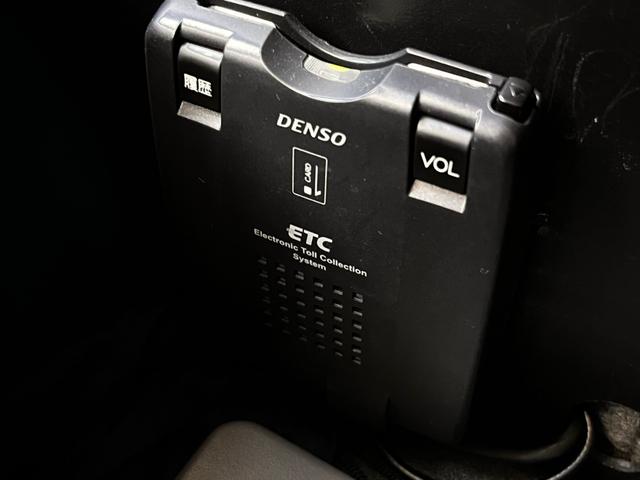 シボレーサバーバン ＬＴ　９９年最終型ＧＭＣサバーバン　シボレーフェイス　４ＷＤ　マッドブラック　パナソニック地デジナビ　Ｂｌｕｅｔｏｏｔｈ　１ナンバー登録　グレー本革パワーシート　ＶＩＰＥＲキーリモコンセキュリティ　ＥＴＣ（31枚目）