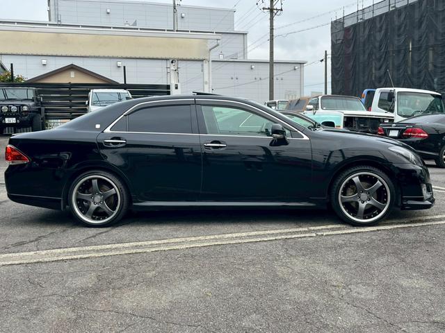 クラウン 2.5アスリート アニバーサリーエディション サンルーフ クルーズコントロール シートベンチレーション エアロ メーカーオプションナビ CD・DVD再生 テレビ視聴 電動シート シートメモリー バックカメラ ETC carlssonアルミ フォグ(12枚目)