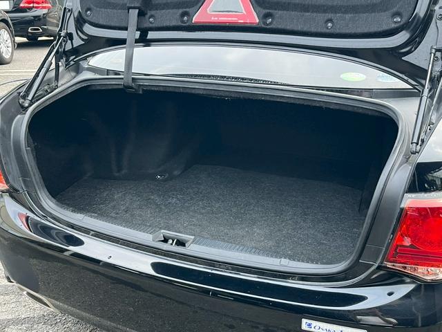 クラウン 2.5アスリート アニバーサリーエディション サンルーフ クルーズコントロール シートベンチレーション エアロ メーカーオプションナビ CD・DVD再生 テレビ視聴 電動シート シートメモリー バックカメラ ETC carlssonアルミ フォグ(16枚目)