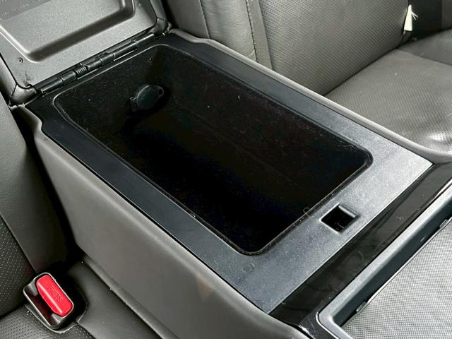 クラウン 2.5アスリート アニバーサリーエディション サンルーフ クルーズコントロール シートベンチレーション エアロ メーカーオプションナビ CD・DVD再生 テレビ視聴 電動シート シートメモリー バックカメラ ETC carlssonアルミ フォグ(40枚目)