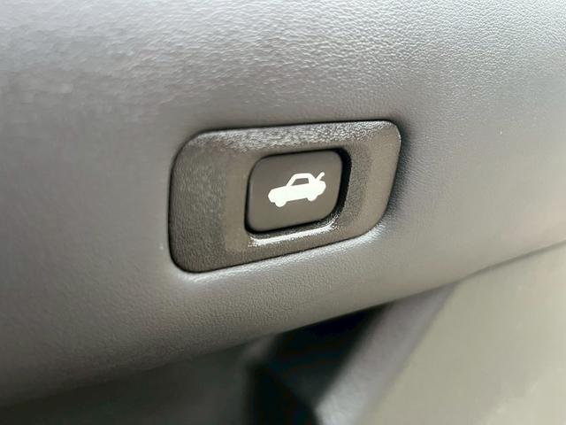 クラウン 2.5アスリート アニバーサリーエディション サンルーフ クルーズコントロール シートベンチレーション エアロ メーカーオプションナビ CD・DVD再生 テレビ視聴 電動シート シートメモリー バックカメラ ETC carlssonアルミ フォグ(73枚目)