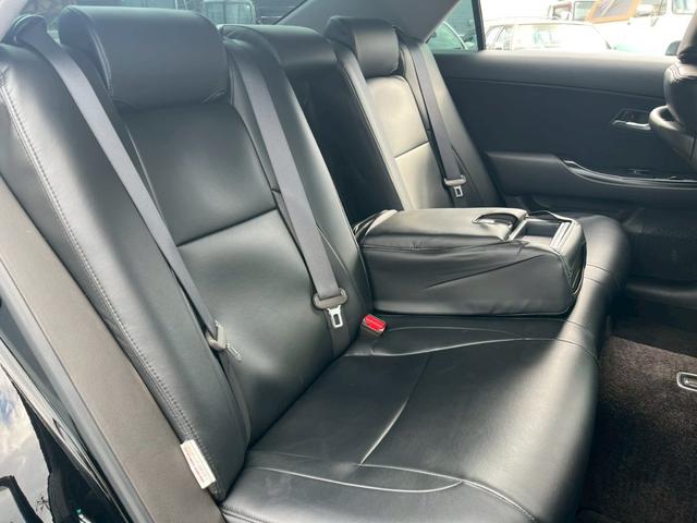 クラウン 3.5アスリート サンルーフ バックカメラ エアロ CD・DVD再生 シートヒーター 電動シート ドライブレコーダー フルセグ視聴 ETC ステアリングリモコン スマートキー フォグライト オートライト 純正アルミ(6枚目)