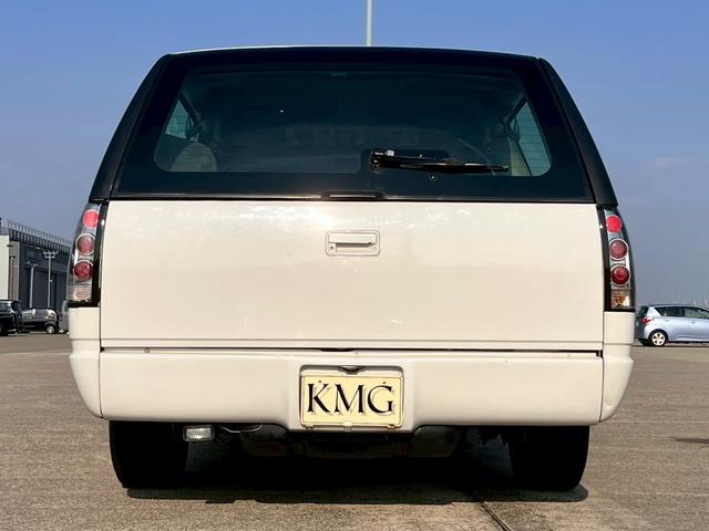 シボレーサバーバン LS 1996年モデル1997年2月登録 Cノッチローダウン リヤハッチゲート DUB22インチAW リアクリアガラス ボイドステアリング 外プロジェクターヘッド ディスプレイオーディオ Bluetooth(6枚目)