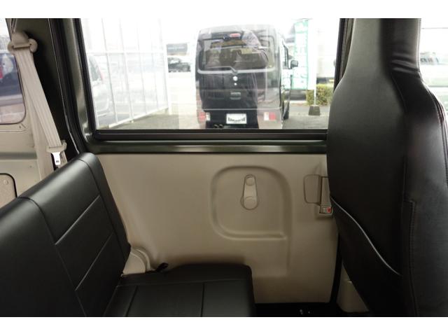 エブリイ ＰＡリミテッド　５速マニュアル　パートタイム４ＷＤ　アゲバン　リフトアップ　しし狩　バンパーガード　社外アルミオープンカントリー新品　レザー調シートカバー　ナビ　ＴＶ　バックカメラ　　ＥＴＣ　ワンオーナー（58枚目）