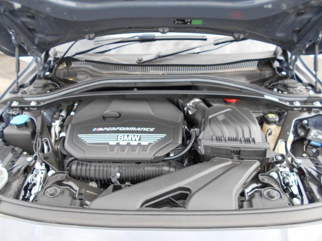 M235i xDriveグランクーペ マグマレッドレザー Mシートベルト アダプティブMサス シートヒーター 18AW 禁煙 ワンオーナー(27枚目)