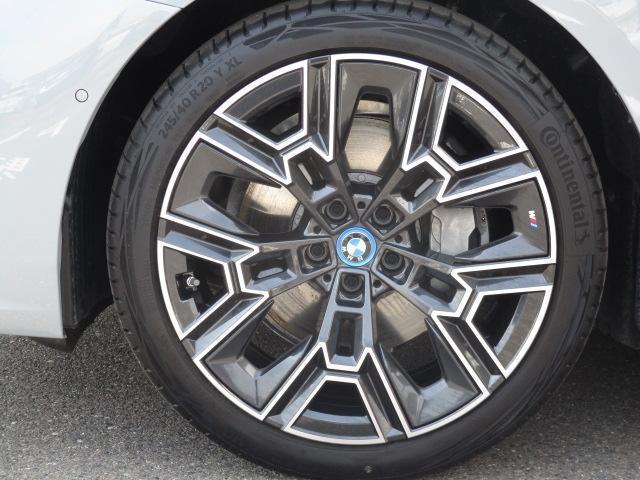ｉ５ ｅＤｒｉｖｅ　４０ツーリング　Ｍスポーツ　Ｂ＆Ｗサウンドシステム２０ＡＷ禁煙デモカー　　アダプティブサスペンション　パノラマルーフ　シートヒーター　ＵＶカットガラス　アイコニックグロー　ウッドトリム　ＬＥＤヘッドライト　　ＴＶ機能（41枚目）