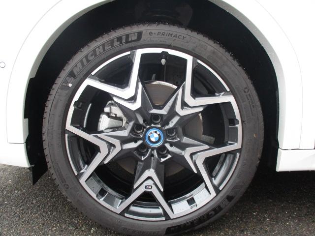 ｉＸ２ ｘＤｒｉｖｅ　３０　Ｍスポーツ　２０ＡＷ　ＬＥＤヘッドライト　アクティブクルーズコントロール　全方位カメラ　サンルーフ　電動シート・ゲート　デモカー禁煙（40枚目）