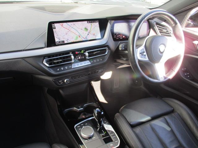 １シリーズ Ｍ１３５ｉ　ｘＤｒｉｖｅ　１８ＡＷ本革　ＡＣＣ電動シート・ゲート１オナ禁煙　ＬＥＤヘッドライト　オートハイビーム　アップルカープレイ（14枚目）