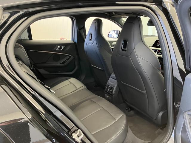 １シリーズ Ｍ１３５ｉ　ｘＤｒｉｖｅ　１オーナー　Ｍ　ＰｅｒｆｏｒｍａｎｃｅＰａｒｔｓ　カーボンドアミラー　１８インチアルミホイール　ダコタレザーブラックスポーツシート　　ブラックキドニーグリル　プラスｐｋｇ　シートヒーター　障害物センサ（50枚目）