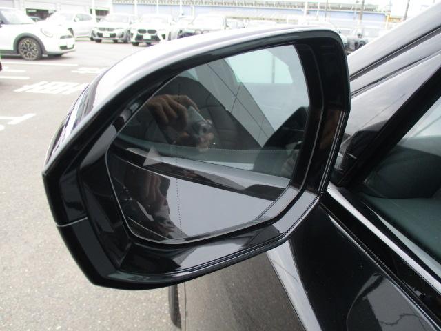 ７シリーズ ７４０ｄ　ｘＤｒｉｖｅ　Ｍスポーツ　２０ＡＷ　本革　サンルーフ　純正ＴＶ　デモ禁煙　ＡＣＣ　全方位カメラ　ＨＵＤ　ＬＥＤヘッドライト　オートハイビーム　アップルカープレイ　ワイヤレスチャージ（13枚目）