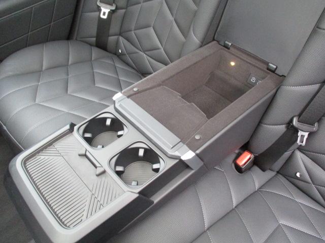 ７シリーズ ７４０ｄ　ｘＤｒｉｖｅ　Ｍスポーツ　２０ＡＷ　本革　サンルーフ　純正ＴＶ　デモ禁煙　ＡＣＣ　全方位カメラ　ＨＵＤ　ＬＥＤヘッドライト　オートハイビーム　アップルカープレイ　ワイヤレスチャージ（43枚目）