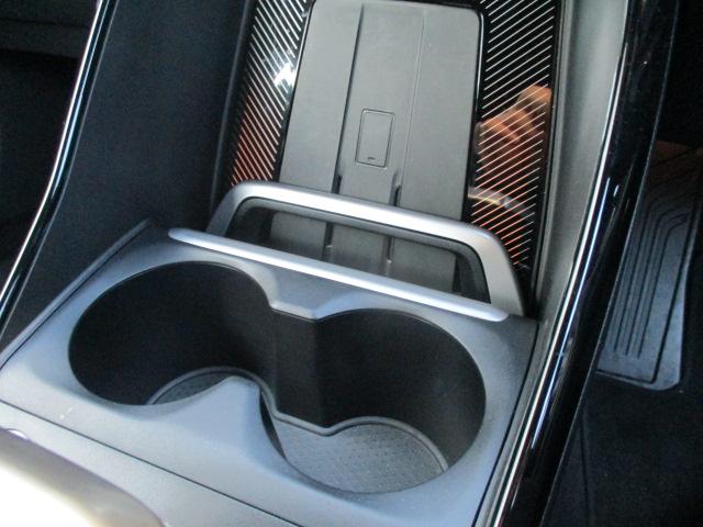 ワイヤレス・チャージングの機能付いてます