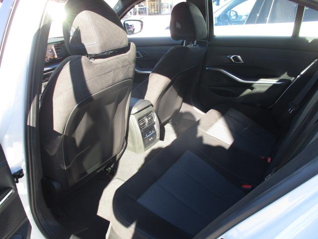 3シリーズ 320i Mスポーツ 18AW ACC全方位カメラ HUD ワンオナ禁煙 アダプティブLEDヘッドライト オートハイビーム 電動シート・ゲート シートヒーター アップルカープレイ ワイヤレスチャージ(42枚目)