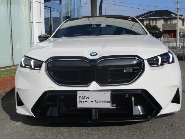 Ｍ５ Ｍ５　２０ＡＷ本革ＡＣＣ全方位カメラ純正ＴＶデモ禁煙　ＬＥＤヘッドライト　オートハイビーム　電動シート・ゲート　アップルカープレイ　ワイヤレスチャージ（7枚目）