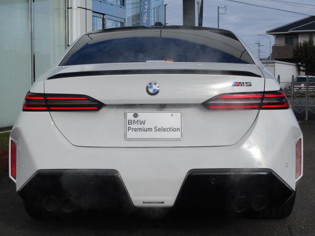 Ｍ５ Ｍ５　２０ＡＷ本革ＡＣＣ全方位カメラ純正ＴＶデモ禁煙　ＬＥＤヘッドライト　オートハイビーム　電動シート・ゲート　アップルカープレイ　ワイヤレスチャージ（11枚目）