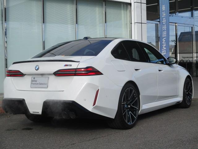 Ｍ５ Ｍ５　２０ＡＷ本革ＡＣＣ全方位カメラ純正ＴＶデモ禁煙　ＬＥＤヘッドライト　オートハイビーム　電動シート・ゲート　アップルカープレイ　ワイヤレスチャージ（12枚目）