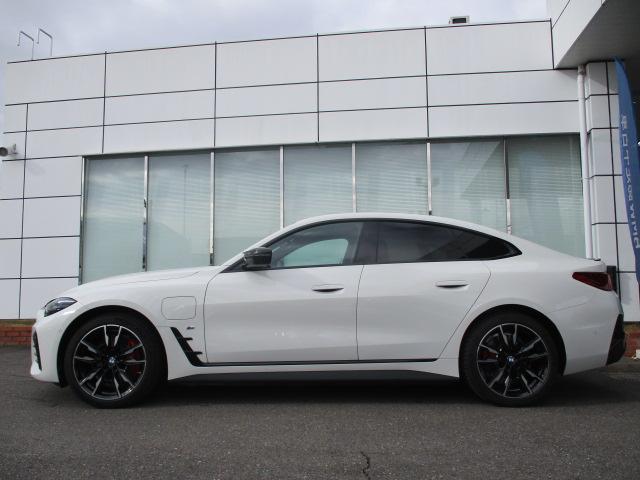 ｉ４ Ｍ５０　ｘＤｒｉｖｅ　１９ＡＷ　全方位カメラ　ＡＣＣ　ＨＵＤワンオナ禁煙　ＬＥＤヘッドライト　オートハイビーム　電動シート・ゲート　アップルカープレイ　ワイヤレスチャージ（8枚目）