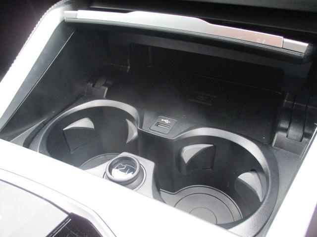 ｉ４ Ｍ５０　ｘＤｒｉｖｅ　１９ＡＷ　全方位カメラ　ＡＣＣ　ＨＵＤワンオナ禁煙　ＬＥＤヘッドライト　オートハイビーム　電動シート・ゲート　アップルカープレイ　ワイヤレスチャージ（34枚目）