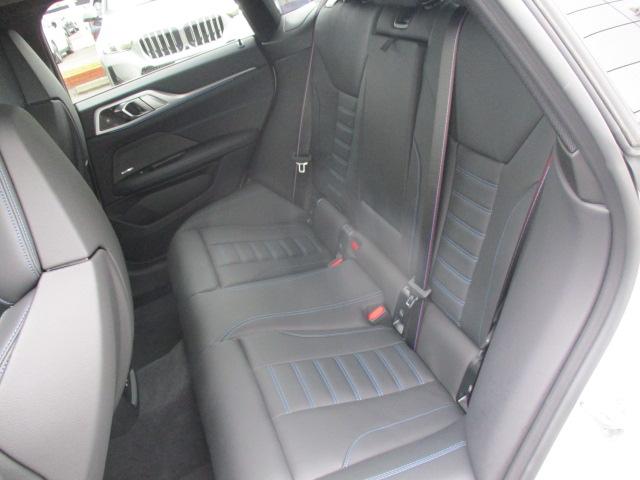 ｉ４ Ｍ５０　ｘＤｒｉｖｅ　１９ＡＷ　全方位カメラ　ＡＣＣ　ＨＵＤワンオナ禁煙　ＬＥＤヘッドライト　オートハイビーム　電動シート・ゲート　アップルカープレイ　ワイヤレスチャージ（41枚目）