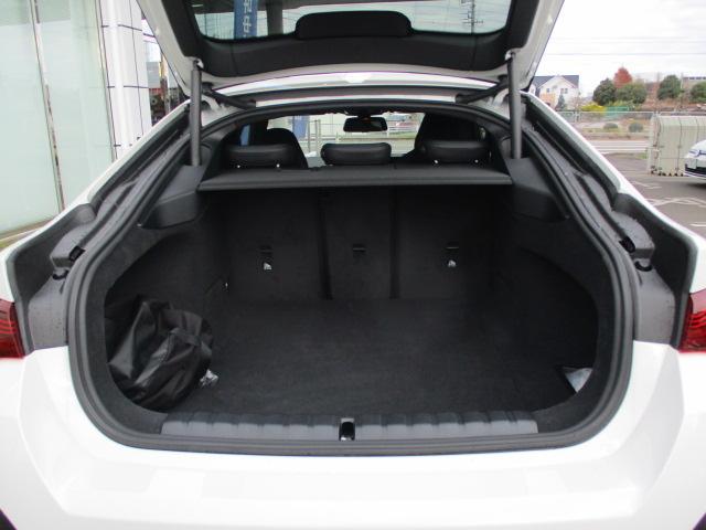 ｉ４ Ｍ５０　ｘＤｒｉｖｅ　１９ＡＷ　全方位カメラ　ＡＣＣ　ＨＵＤワンオナ禁煙　ＬＥＤヘッドライト　オートハイビーム　電動シート・ゲート　アップルカープレイ　ワイヤレスチャージ（45枚目）