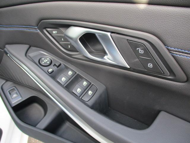 ３シリーズ ３２０ｉツーリング　Ｍスポーツ　１９ＡＷ全方位カメラＡＣＣ　ＨＵＤワンオーナ禁煙　　ＬＥＤヘッドライト　オートハイビーム　電動シート・ゲート　シートヒーター　アップルカープレイ　ワイヤレスチャージ（34枚目）