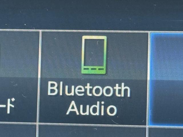 メモリーナビ・地デジ・ＣＤ・ＤＶＤ・Ｂｌｕｅｔｏｏｔｈ・バックカメラ付きです。