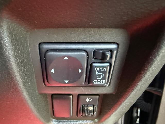 キューブ １５Ｘ　インディゴ＋プラズマ　後期モデル・走行３２１０９キロ・ナビ・地デジ・ＣＤ・ＤＶＤ・Ｂｌｕｅｔｏｏｔｈ・Ｂカメラ・ＬＥＤヘッドライト・レベライザー・プッシュスタート・スマートキー・ＥＴＣ・電格ミラー・ベンチシート・取説（27枚目）