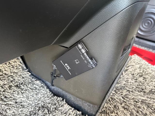 キューブ １５Ｘ　インディゴ＋プラズマ　後期モデル・走行３２１０９キロ・ナビ・地デジ・ＣＤ・ＤＶＤ・Ｂｌｕｅｔｏｏｔｈ・Ｂカメラ・ＬＥＤヘッドライト・レベライザー・プッシュスタート・スマートキー・ＥＴＣ・電格ミラー・ベンチシート・取説（31枚目）