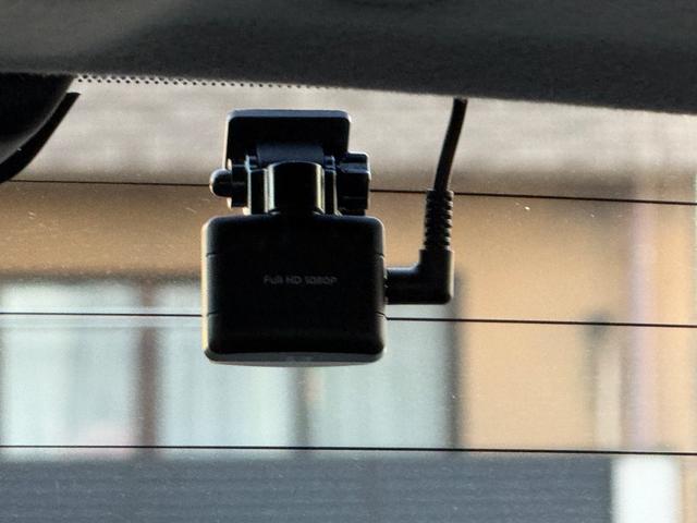 ノート S DIG-S 走行30420キロ・ナビ・地デジ・CD・Bカメラ・前後ドラレコ・ECOモード・プッシュスタート・スマートキーx2個・LEDライト・レベライザー・ETC・オートエアコン・電格ミラー・記録簿・取説(27枚目)