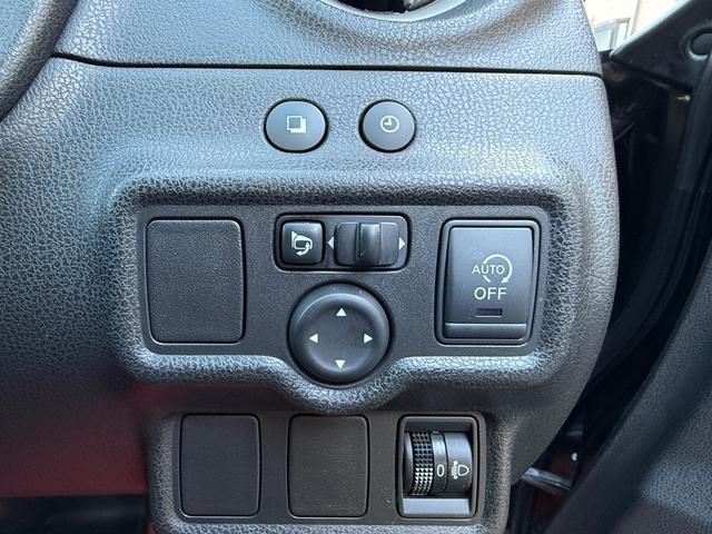 ノート S DIG-S 走行30420キロ・ナビ・地デジ・CD・Bカメラ・前後ドラレコ・ECOモード・プッシュスタート・スマートキーx2個・LEDライト・レベライザー・ETC・オートエアコン・電格ミラー・記録簿・取説(29枚目)