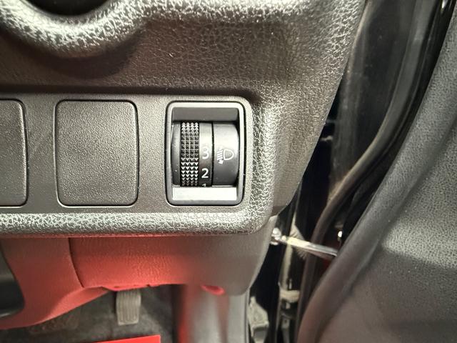 ノート X DIG-S 後期モデル・下取り車・走行28712キロ・ナビ・TV・CD・DVD・Bluetooth・Bカメラ・プッシュスタート・スマートキーx2個・LEDヘッドライト・ETC・ECOモード・記録簿・取説(31枚目)