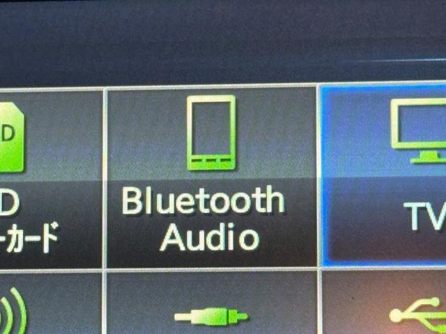 ノート メダリスト　１オーナー車・走行３２７５３キロ・社外１５インチアルミ・ナビ・地デジ・ＣＤ・ＤＶＤ・Ｂｌｕｅｔｏｏｔｈ・Ｂカメラ・全周囲カメラ・ＨＩＤ・フォグ・ＥＴＣ・ＥＣＯモード・スマートキー・記録簿・取説（7枚目）