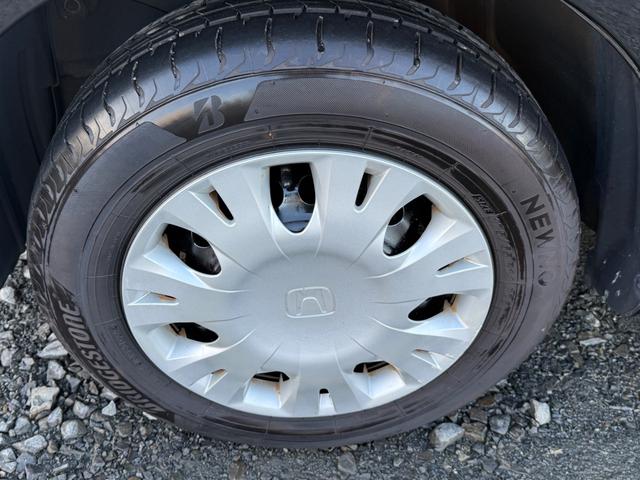 フィット 13G・スマートセレクション ファインスタイル 最終モデル・走行39683キロ・ナビ・地デジ・CD・DVD・Bカメラ・ECOモード・HIDライト・オートライト・スマートキー・ウィンカーミラー・電格ミラー・ETC・オートエアコン・記録簿・取説(17枚目)