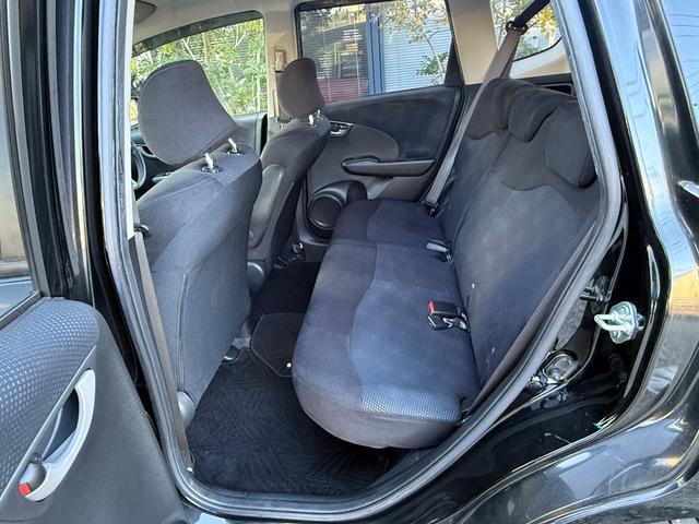 フィット 13G・スマートセレクション ファインスタイル 最終モデル・走行39683キロ・ナビ・地デジ・CD・DVD・Bカメラ・ECOモード・HIDライト・オートライト・スマートキー・ウィンカーミラー・電格ミラー・ETC・オートエアコン・記録簿・取説(24枚目)