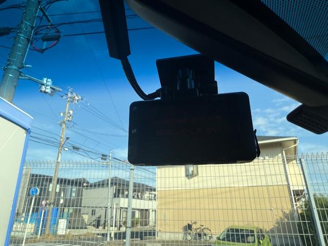 �h���C�u���R�[�_�[���t���Ă���܂��B