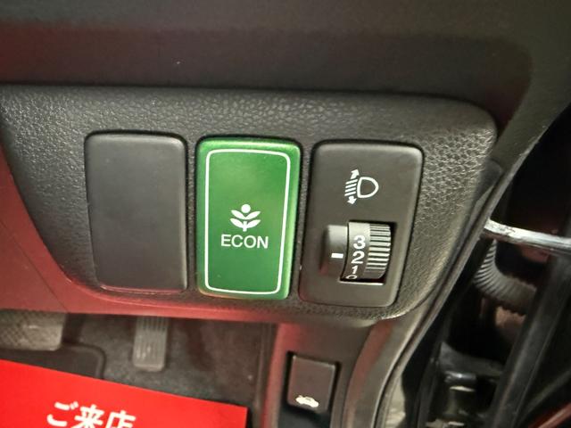 フィット 　走行５７９３７キロ・ナビ・地デジ・ＣＤ・ＤＶＤ・Ｂｌｕｅｔｏｏｔｈ・Ｂカメラ・ドラレコ・ＬＥＤライト・レベライザー・スマートキー・ウィンカーミラー・電格ミラー・ＥＴＣ・ＥＣＯモード・ＰＶガラス（26枚目）