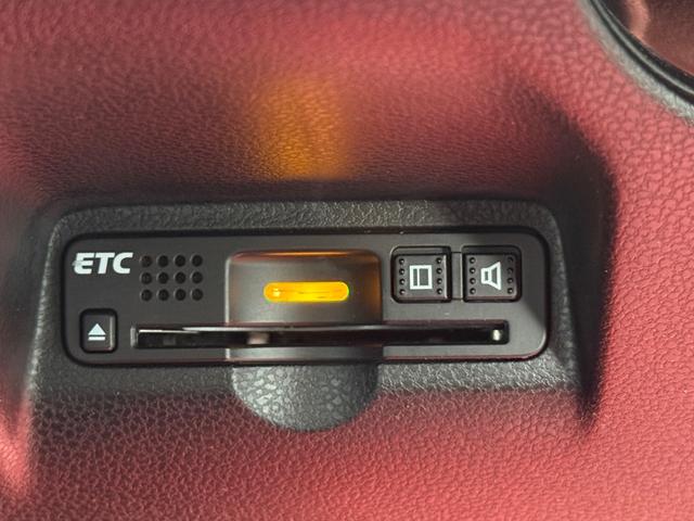 フィット 　走行５７９３７キロ・ナビ・地デジ・ＣＤ・ＤＶＤ・Ｂｌｕｅｔｏｏｔｈ・Ｂカメラ・ドラレコ・ＬＥＤライト・レベライザー・スマートキー・ウィンカーミラー・電格ミラー・ＥＴＣ・ＥＣＯモード・ＰＶガラス（28枚目）