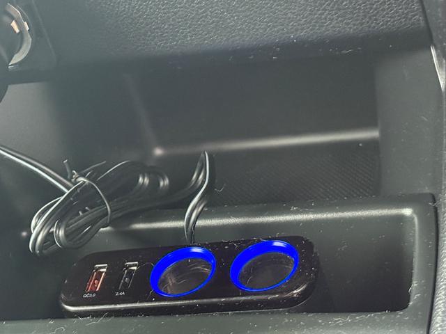 フィット 　走行５７９３７キロ・ナビ・地デジ・ＣＤ・ＤＶＤ・Ｂｌｕｅｔｏｏｔｈ・Ｂカメラ・ドラレコ・ＬＥＤライト・レベライザー・スマートキー・ウィンカーミラー・電格ミラー・ＥＴＣ・ＥＣＯモード・ＰＶガラス（30枚目）