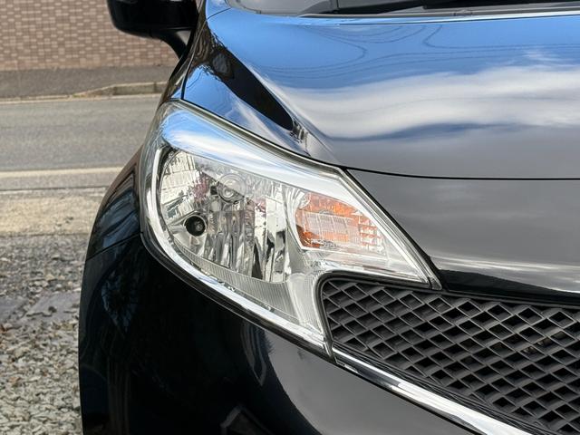 �L���C�ȃw�b�h���C�g�ł��B�k�d�c���C�g���I�[�g���C�g���t���Ă���܂��B