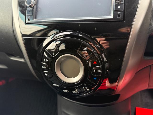 �I�[�g�G�A�R�����t���Ă���܂��B