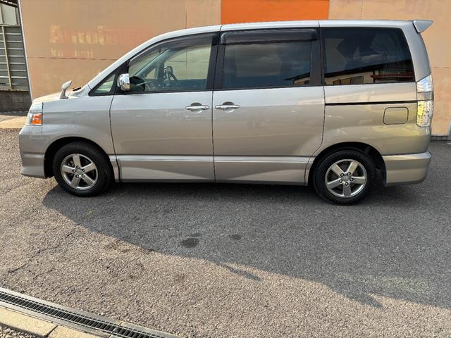 煌のバズ 煌のバズ ヴォクシー 2.0 ZS 煌Zの中古車を探す【カーセンサー】