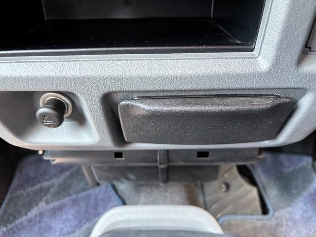 タウンボックス ＬＸ　４ＷＤ　ワンオーナー　純正ナビ　地デジ　バックカメラ　　キーレス　取説書　保証書　記録簿（40枚目）