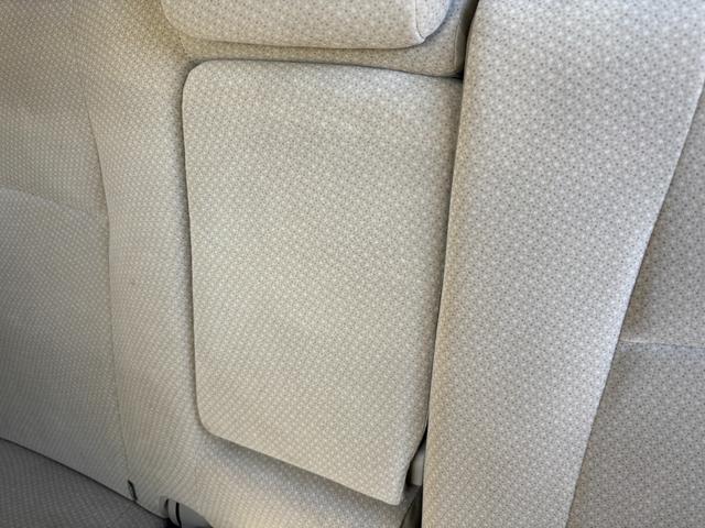 アイシス Ｇ　電動スライドドア　純正ＳＤナビ　バックカメラ　Ｂｌｕｅｔｏｏｔｈオーディオ　ＣＤ再生　ＤＶＤ再生　ＥＴＣ車載器　ＨＩＤヘッドライト　フォグランプ　取説書　スマートキー×２（28枚目）