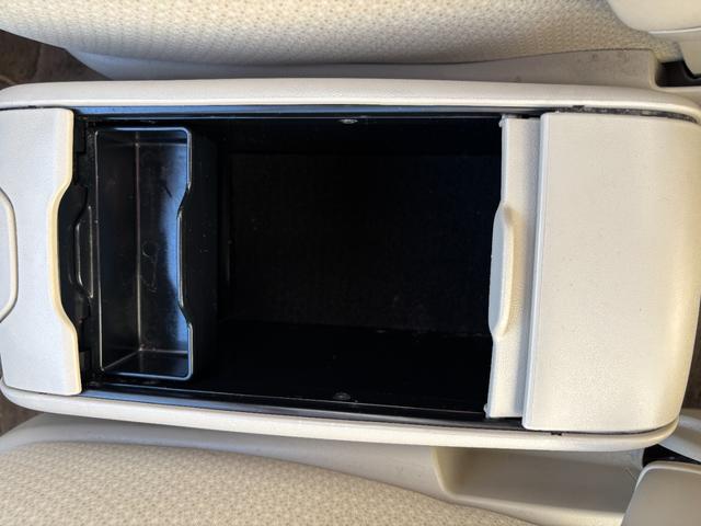 アイシス Ｇ　電動スライドドア　純正ＳＤナビ　バックカメラ　Ｂｌｕｅｔｏｏｔｈオーディオ　ＣＤ再生　ＤＶＤ再生　ＥＴＣ車載器　ＨＩＤヘッドライト　フォグランプ　取説書　スマートキー×２（59枚目）