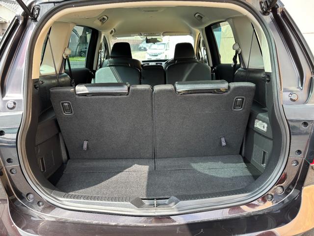 プレマシー ２０Ｓ　純正ｐｉｏｎｅｅｒナビ　Ｂｌｕｅｔｏｏｔｈオーディオ　地デジ　　フルセグ　ＥＴＣ車載器　ＣＤ　ＤＶＤ再生　両側電動スライドドア　ハーフレザーシート　ＨＩＤヘッドライト　スマートキー×２　３列シート（31枚目）