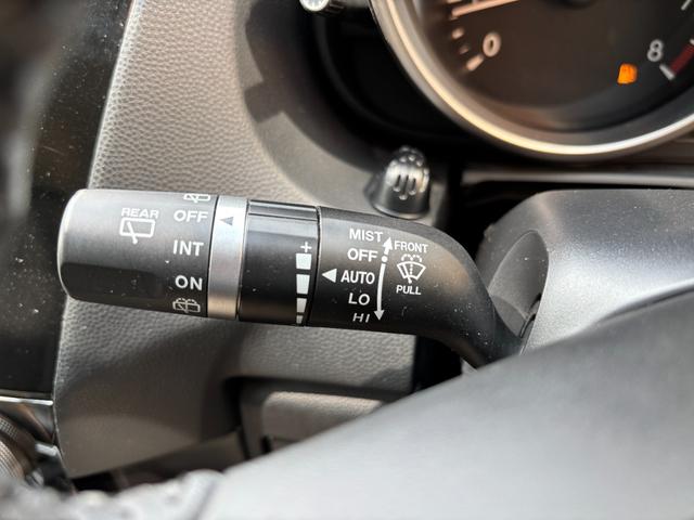 プレマシー ２０Ｓ　純正ｐｉｏｎｅｅｒナビ　Ｂｌｕｅｔｏｏｔｈオーディオ　地デジ　　フルセグ　ＥＴＣ車載器　ＣＤ　ＤＶＤ再生　両側電動スライドドア　ハーフレザーシート　ＨＩＤヘッドライト　スマートキー×２　３列シート（35枚目）