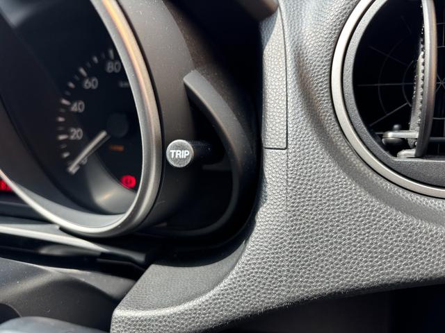プレマシー ２０Ｓ　純正ｐｉｏｎｅｅｒナビ　Ｂｌｕｅｔｏｏｔｈオーディオ　地デジ　　フルセグ　ＥＴＣ車載器　ＣＤ　ＤＶＤ再生　両側電動スライドドア　ハーフレザーシート　ＨＩＤヘッドライト　スマートキー×２　３列シート（38枚目）