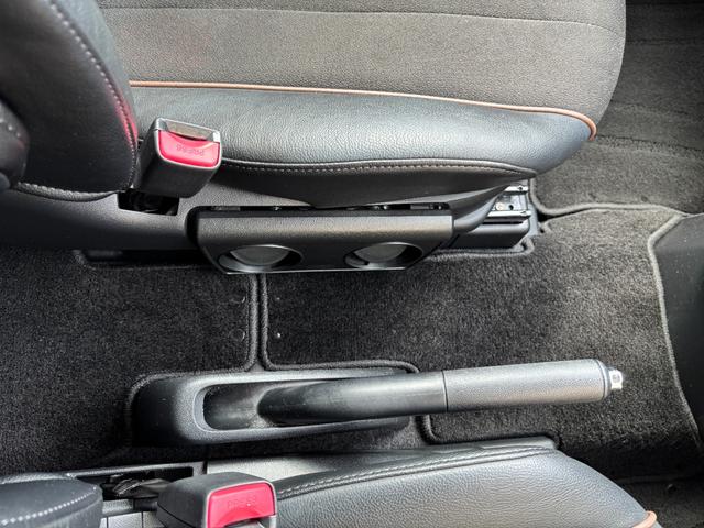 プレマシー ２０Ｓ　純正ｐｉｏｎｅｅｒナビ　Ｂｌｕｅｔｏｏｔｈオーディオ　地デジ　　フルセグ　ＥＴＣ車載器　ＣＤ　ＤＶＤ再生　両側電動スライドドア　ハーフレザーシート　ＨＩＤヘッドライト　スマートキー×２　３列シート（48枚目）