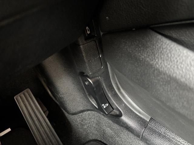 1シリーズ 118d スポーツ 純正HDDナビ Bluetoothオーディオ バックモニター CD再生 DVD再生 ETC車載器 ドライブレコーダー LEDヘッドライト オートライト アイドリングストップ(39枚目)